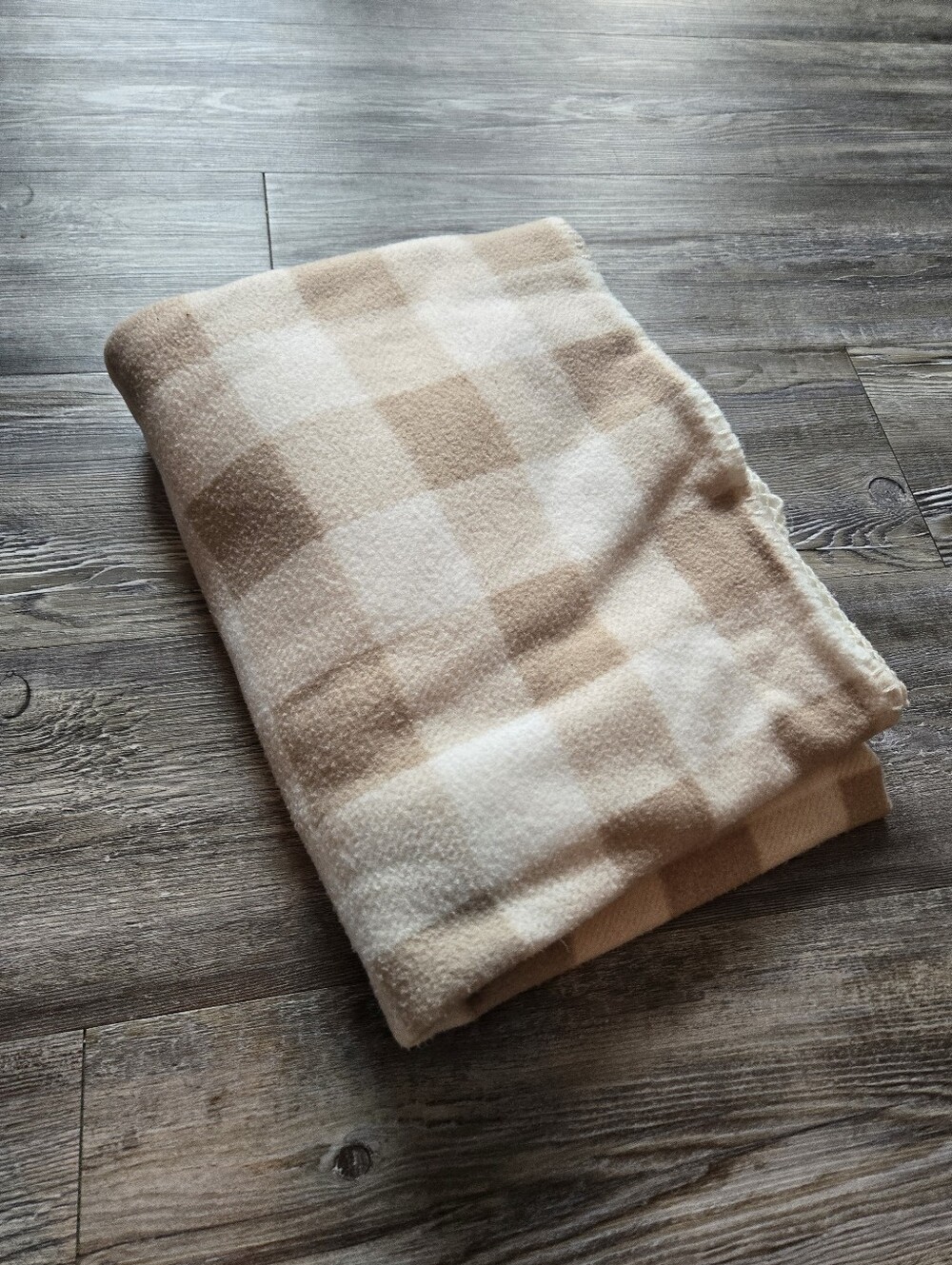 Old Navy Plush Checkered Throw Blanket in Cream and Tan - Soft Home Bedding